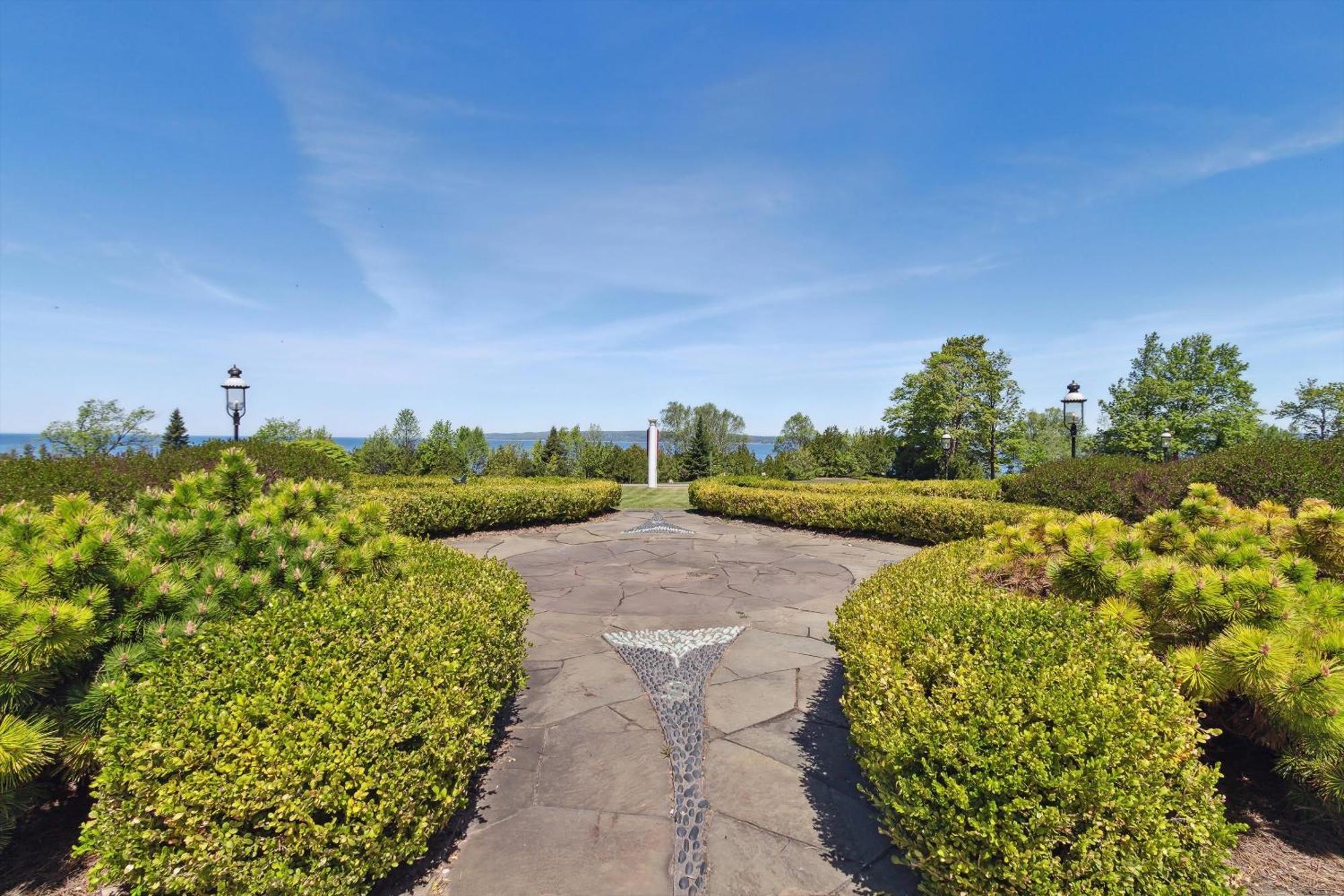 Self Check-In Lake Views Workspace 2 Queen Beds Villa Petoskey Bagian luar foto
